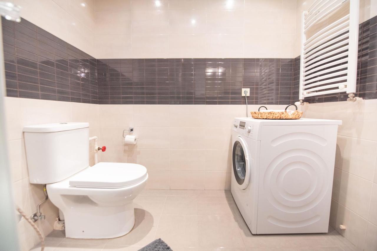 Gg Home - Cozy 2-Bedroom Apartment On Givi Kartozia Tbilisi Exterior foto
